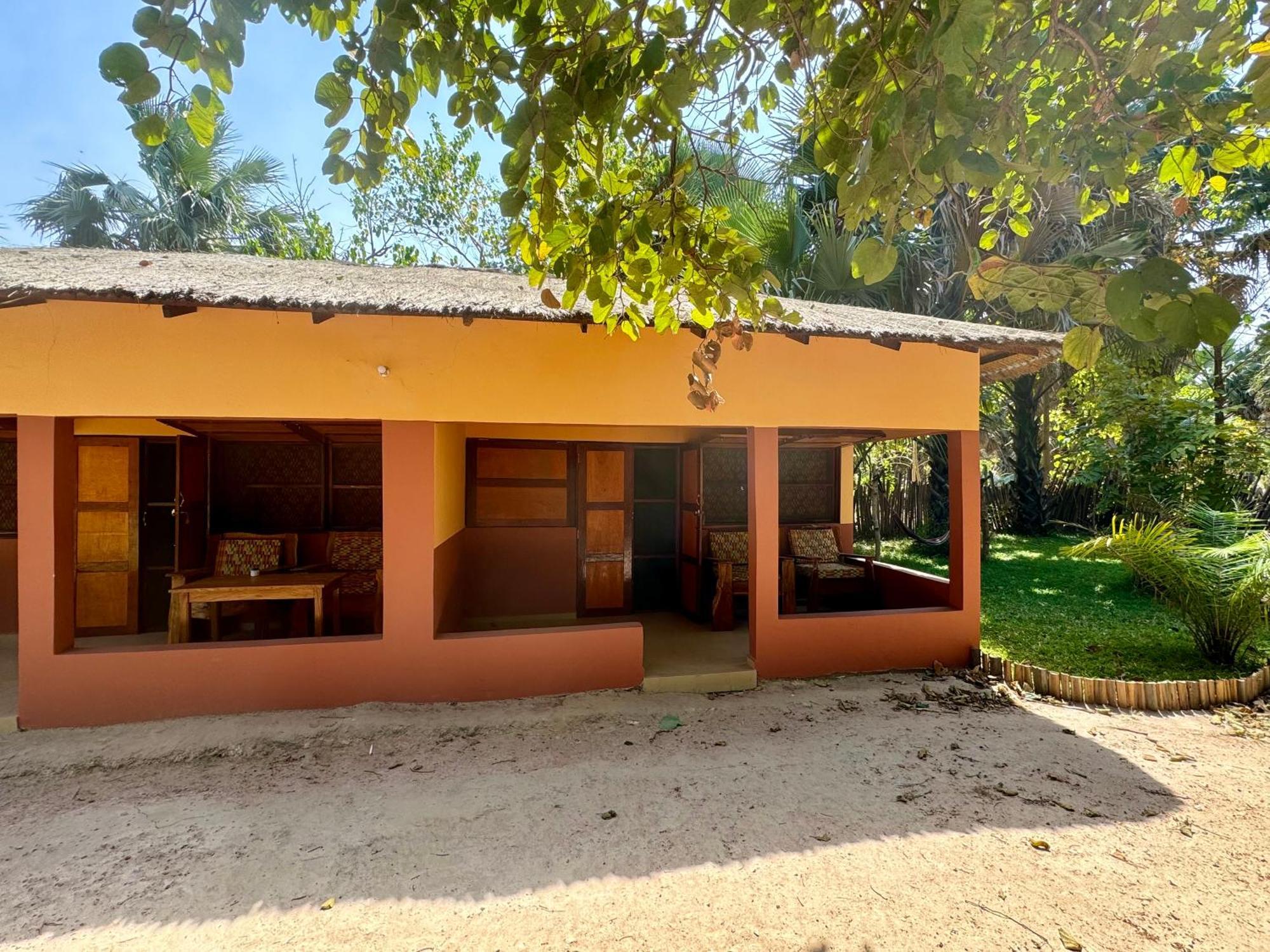 Little'S Nature Retreat Kartong Экстерьер фото